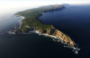 Мыс Доброй Надежды - между Атлантическим и Индийским океаном.