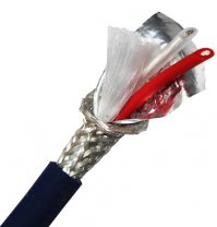 Это происходит только от жадности производителей, медь экономят сволочи. Делали добавочные жилы по питанию для кабеля и он начинал нормально работать. При необходимости могу сваять нормальный кабель и на 30 метров, раздельно хорошие экранированные жилы на Rx и Tx, и параллельно нормальное сечение на питалово. 
Да и все кто работал со звуком знаю много про передачу слабых сигналов на большие расстояния без потерь и искажений.

Вторая фотка для гиков van den hul d-102v
Каждый из двух проводников в кабеле состоит из 42 жил, изготовленных из особо чистой бескислородной меди с согласованной кристаллической структурой Matched Crystal OFC и покрытых слоем серебра. Сечение проводников составляет 19,7 AWG, а сопротивление составляет 3,1 Ома на 100 метров, что позволяет без существенных потерь передавать сигнал на большое расстояние. Экран соединителя состоит из 120 жильной оплетки и алюминиевой фольги, который закрывает проводники по всей длине.
Правда цена будет 1400 рублей за метр.
Но можно сделать на хорошем отечественном, будет еще лучше по характеристикам.