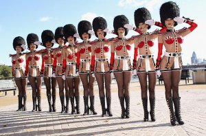 Самые красивые бойцы британской армии передают привет KSUNXEN и говорят ей больше не постить куйню