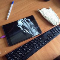 Так тут повезло, на клаву не попало!