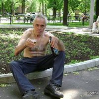 Алконафт. Древнее существо. Встречается повсеместно.
Все время бухой и страшный.