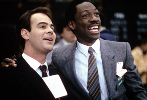 две моих любимых комедии из того времени(смотрел ещё на VHS)

Их поменяли местами

Самолётом,поездом,машиной