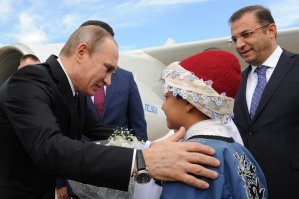 Традиционный мальчик для поцелуев?