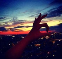 День сменяет ночь: Захватывающая серия городских пейзажей Day to Night