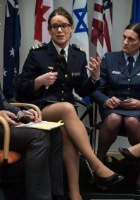 пока в НАТО вот такие генералы трансгендеры, терроризм им не победить!!! потому что педики только о  }{уях думают!!!