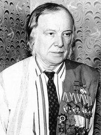 Автор, ну хоть читай, что постишь.
*Из армии мобилизоваться нельзя ну прям никак. Демобилизоваться - легко.
*Гайдай, Озеров и Чухрай - не актёры.
Я тогда тоже добавлю несколько ветеранов к тем, что ты перечислил.