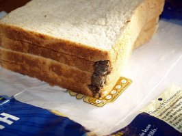 это TESCO - пейте соки каждый день.
У них постоянно с продукцией Private Label такие шняги случаются !