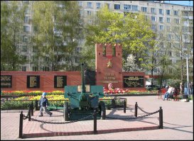 Вот про этот памятник забыли.У меня окна на него выходят. город Москва улица Героев Панфиловцев.