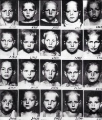 аж передернуло, им тут 5-6 лет, а взгляд не детский.