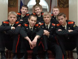 Патриотический сериал...?? Судя по рожам,я бы подумал что этот сериал про быдло))Корчевников не в счёт.