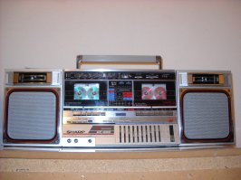 Мой, привезен из Германии в 1988 году, до сих пор в идеальном состоянии!