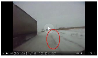 В колею попали