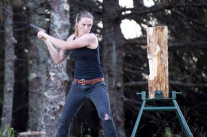 Девушки-лесорубы (на конкурсе лесорубов)