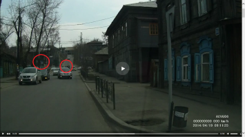 При чём тут зебра ? Где ты её там видел ?
Там ни знаков,ни разметки в этом месте. И на жилую зону тоже как-то не очень похоже. Да и водитель еле-еле ехал.
Там переход дальше у перекрёстка: