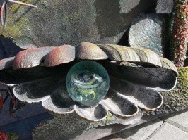 Очень красиво. А это ворота в доме который я построил