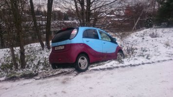 i-miev разгоняется за 10 секунд и порвет с места любую машину из этого перечня, ну и казусы соответственно случаются