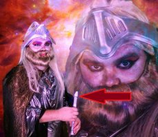 Это у него электронная сигарета?