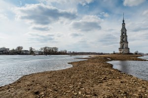 А как же водохранилища на Волге? Там кладбище на кладбище!