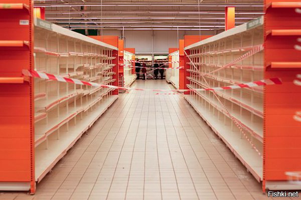 Да, правда. В России нет еды в магазинах. 
Я сегодня всю Москву обошел, даже хлеба не нашел. Вот пруф.
