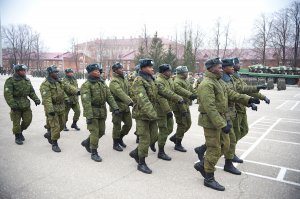 Утренний разрыв шаблона. Афроамериканцы душевно спели песню Олега Газманова «Офицеры»