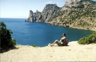 в России похожие места тоже есть, к примеру в Крыму под Судаком "Царский пляж"