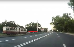 Прикольный трамвай ;)