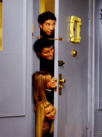 Актеры сериала "Друзья" за кадром: 10 душевных фото со съемок