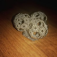 опасная вещица где маленькие дети. проглатив их, кишки склеиваются, затем якобы срастаются.