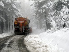 Автор один из "зарубежных партнеров", готовых любой ценой "обо**ать" Россию.

Не нравится происходящее? Сделай правильный выбор:
1. НЕ НОЙ! Предлагай что-то, что изменит ситуацию! Делай что-либо, чтобы улучшить жизнь хотя бы в своем городе или минимум в районе!
2. Тебе легче ныть в инете? Вали в гейропу - там таких любят.

И несколько фоток по теме, чтобы гейропа маслом не казалась.