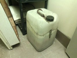 В далеком 2001 году, батя сделал для моего младшего брата "ящик" под всякую всячину в его первую машину - Оку. :) 
Полчаса, наверно, потратил.  :)

Посей день жив, в отличии от Оки.