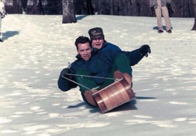 Походу фейк - где следы от санок?