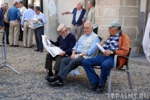 - Ребята, давайте поговорим о прекрасном. Вот у тебя, Яша, геморрой есть?

- Нет.

- Вот и прекрасно!