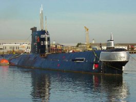У нас тут в соседнем городке стоит советская  пл, не так давно серп и молот закрасили.. Есть кое-какая информация, но всё же не полная. " 
B-39 U-475 Черная вдова