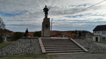Норвегия, Киркенес, памятник воинам-освободителям, всегда чисто и цветы, бесплатный ви-фи. Фото авторское.