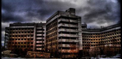 нет,это недостроенная больница в ховрино,заброшена.