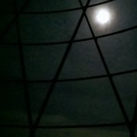 У нас в Дзержинске осталась вторая на всю страну башня Шухова - они стояли две вплотную, но одну за зиму стырили на металлолом, после чего юнеско заинтересовалось, куда делись деньги на охрану памятника культурного наследия и там построили очень красивое место