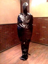 Владелец либо оленевод, либо он на фото