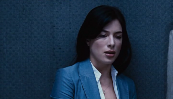 Анна из "Напортачили", весьма сексапильна на мой взгляд, хоть и носит обычный офисный костюм и не размахивает бутафорскими пистолетами