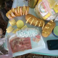 Картошка приготовленная на костре, даже без фильдиперсового соуса вкуснее....