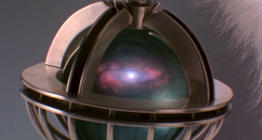 Планеты Солнечной системы и цветы, заключённые в стекло. Потрясающая и тонкая работа!