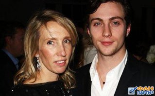 Эти тоже))) ей 47, ему 24.