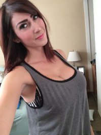 Брови бы ей спрятать...