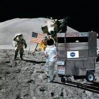 В фото клубе каждую неделю было задание сделать фотожабу из какой то фото :) Задача и результат :)