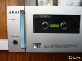 Наши кассеты дико скрипели на наших аппаратах. А вот этот агрегат подбирал ток подмагничивания под каждую кассету.