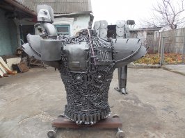 Как зачем? В таком виде, но с головой, он может просить милостыню, как инвелид военных действий с инопланетянами.