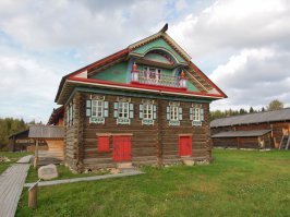 Вот такие дома на Русском севере в позапрошлом веке ставили