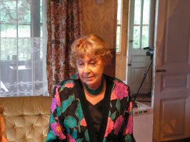 Маргарита Корабельникова озвучивала Умку и частично пела.