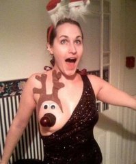 Вбиваем в гугле IDEEPTHROAT и смотрим, что она вытворяет: