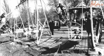 у нас из 3-х парков восстановили только северный с аттракционами...