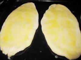 Да. Эт я чёт приплёл. Из другого рецепта наверное :)
Так чем на фото смазаны?